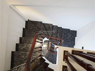 Nhà di ái 32m2 5tầng  hơn 5 t.ỷ xíu ! ngõ rộng ,thoáng ,ôtô đỗ cửa 10m ra ô tô tránh