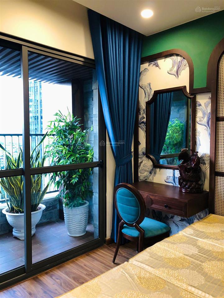 Chính chủ bán căn góc 3 phòng ngủ, tầng trung view thoáng, giá chỉ 10 tỷ.  0343 202 ***