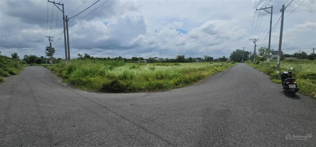 Bán đất ở tại kdc 5 hiệp  tân lân, cần đước, 116m2 giá 1,4 tỷ có tl.  0836 414 *** xem