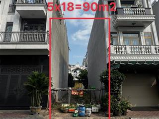 2 mặt tiền quá đẹp tại vincom dĩ an hàng hiếm