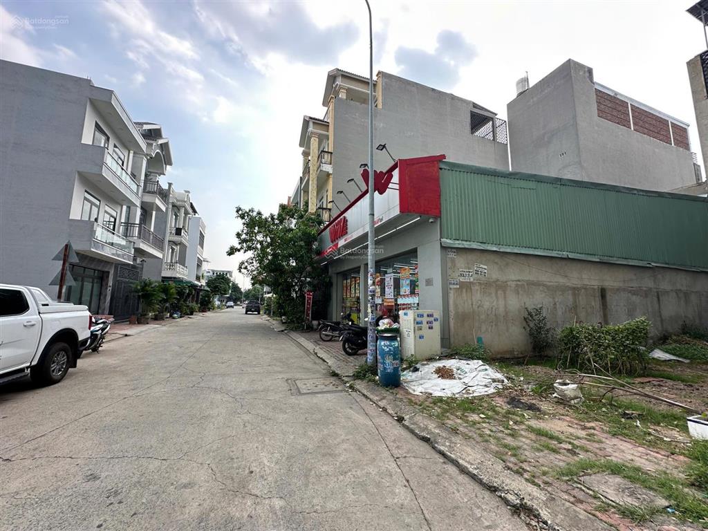 Hiếm cổng chung cư tại vincom dĩ an đẹp