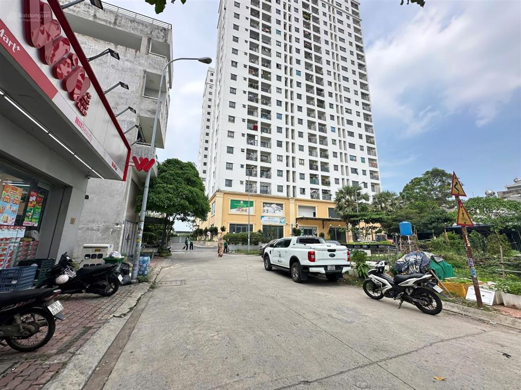 Hiếm cổng chung cư tại vincom dĩ an đẹp