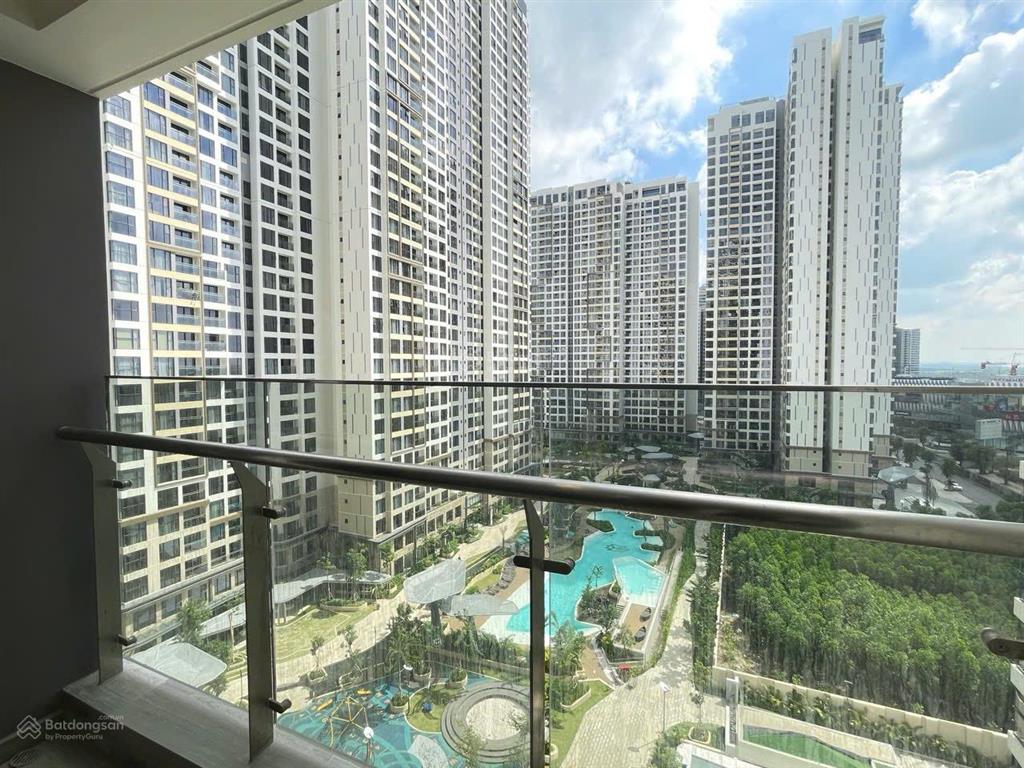 Hiếm! hàng cdt 2pn căn góc masteri centre point view trực diện hồ bơi vincom 5.3tỷ full + đồ điện