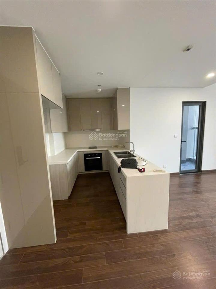 Bán gấp căn 3pn  80.1m2, 7 tỷ 225tr, view hồ, tòa b masteri west heights  smart city tây mỗ