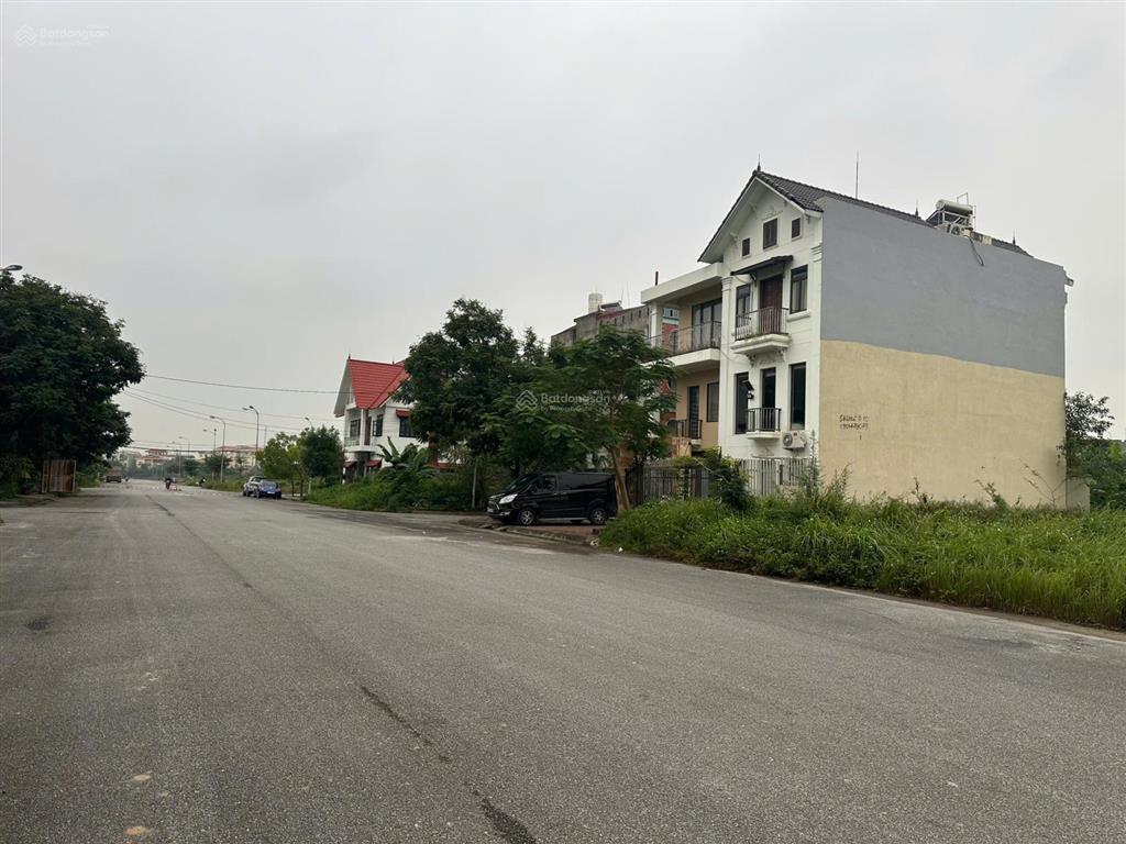 Bán nhà 4 tầng full nội thất sẵn ở ngay  lòng đường siêu to  gần sát vin dương kinh