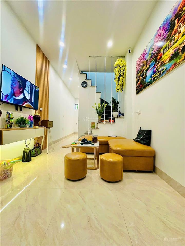 Siêu hiếm phố trương định 23m2/ 2 tầng/ 2 phòng ngủ / giá 2,68 tỷ