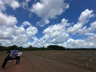 Bán đất ngay đt 741  8x50m (5.676m2) có thổ cư  shr  460 triệu bao sổ