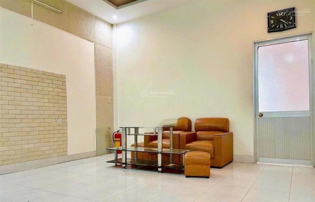 Bán căn nhà 1 trệt 2 lầu gần ngay chợ bửu long trong kdc bửu long