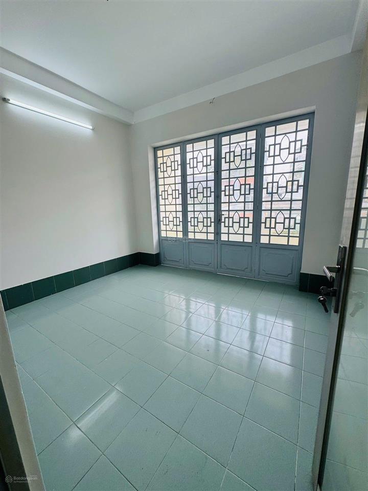 Bán nhà 4 tầng, mặt tiền đường hồng lạc, phường 10  tân bình, chỉ 11.2 tỷ