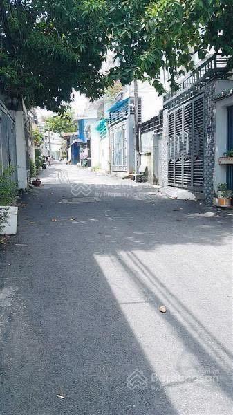 Nhà 92m2 hiệp phú sát lê văn việt hẻm ô tô thông