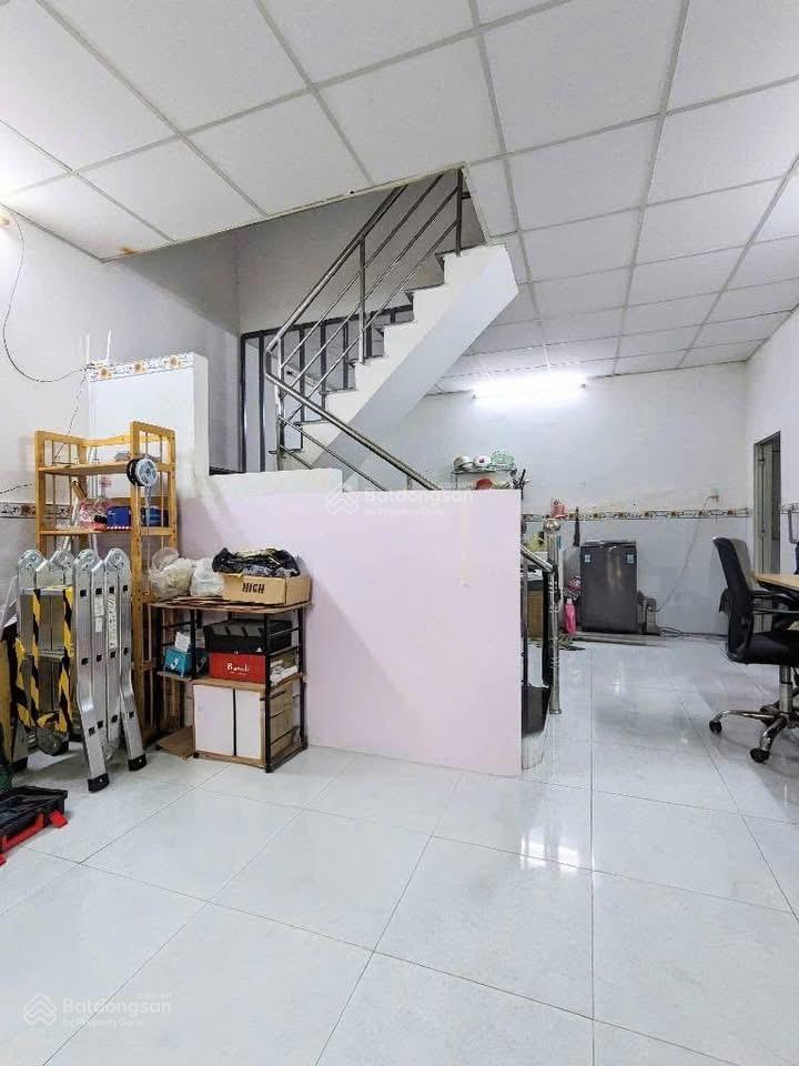 Bán nhà 2 tầng giá 3,2 tỷ ngay đường man thiện, hẻm ô tô thông