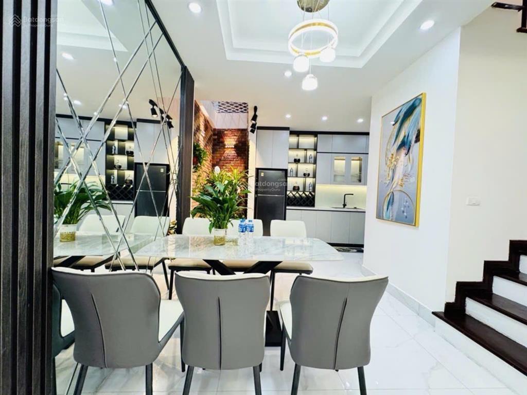 Bí mật sau chân cầu chương dương long biên nhà 6 tầng x 62m2, ô tô vào, thiết kế lạ, giá 14.5 tỷ