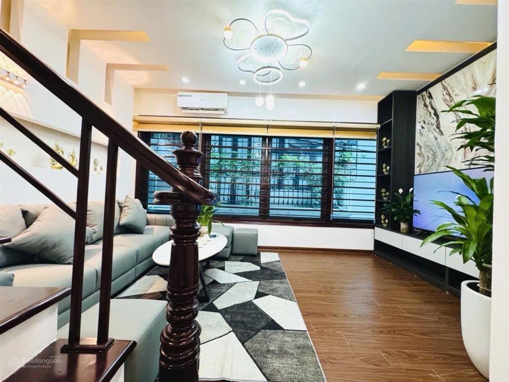 Bí mật sau chân cầu chương dương long biên nhà 6 tầng x 62m2, ô tô vào, thiết kế lạ, giá 14.5 tỷ