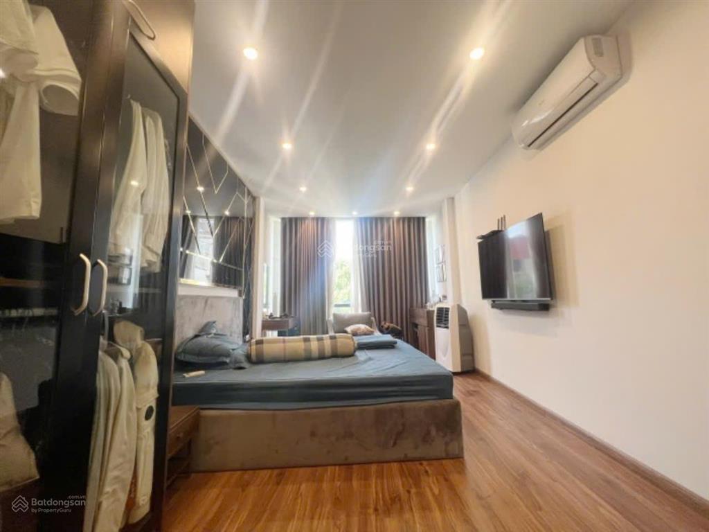 Nhà phố hồng tiến bồ đề long biên. dt 63m2 x mt 4.6m x 7 tầng thang máy, ô tô vào. giá 14,3 tỷ