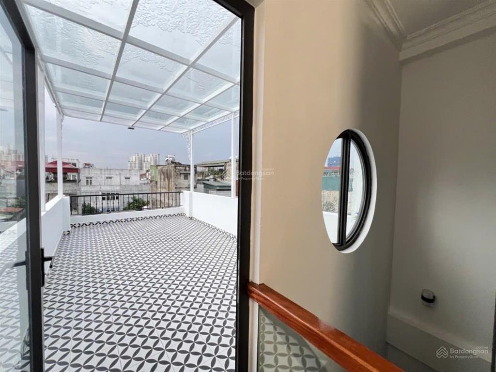 Nhà 5 tầng nguyễn văn cừ cầu chương dương long biên. dt 66m2 x mt 5m. ô tô vào nhà, giá 15 tỷ