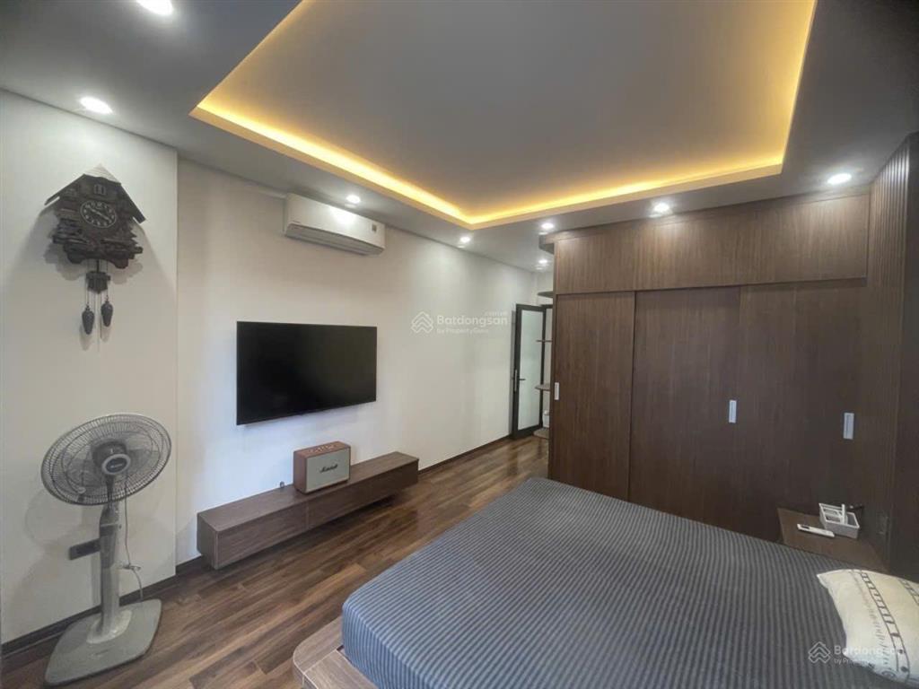 Bán nhà phố hồng tiến  nguyễn văn cừ  long biên. nhà 6 tầng thang máy ô tô vào nhà giá bán 13.7tỷ