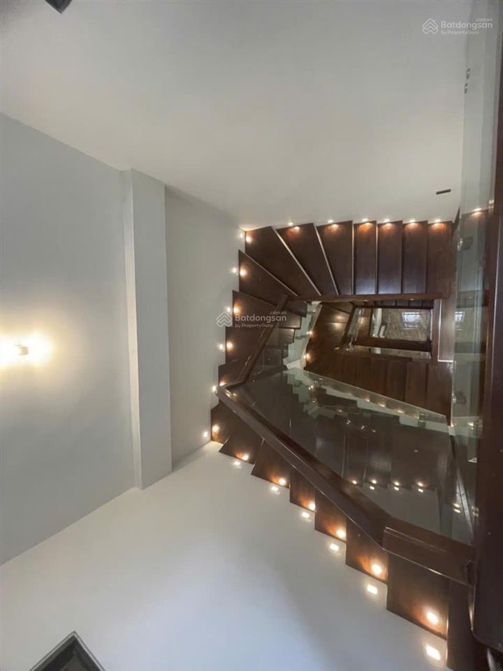 Bán nhà phố hồng tiến  nguyễn văn cừ  long biên. nhà 6 tầng thang máy ô tô vào nhà giá bán 13.7tỷ