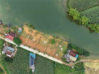 Bán 10 lô f0 đất nghỉ dưỡng tay chạm nước. dt 240  500m2. giá nhỉnh 1 tỷ. tại hồ đập cành, lạc sơn