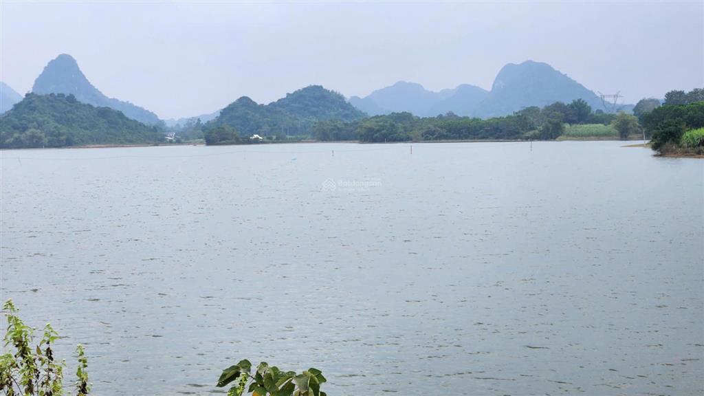 Bán 10 lô f0 đất nghỉ dưỡng tay chạm nước. dt 240  500m2. giá nhỉnh 1 tỷ. tại hồ đập cành, lạc sơn