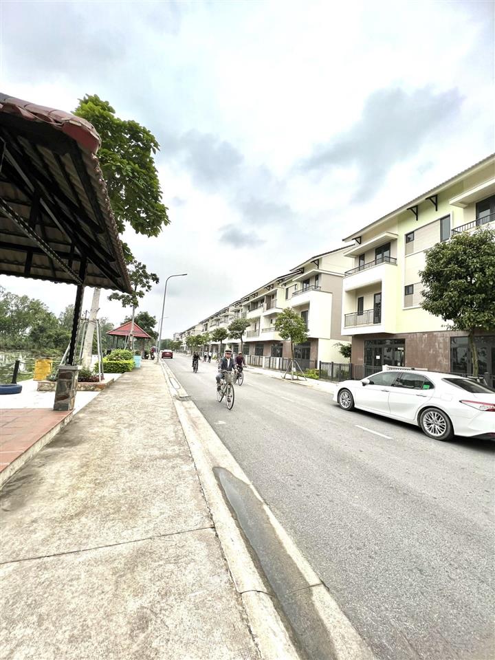 Chính chủ bán gấp siêu phẩm sh4 centa riverside 120m² hướng nam giá 8,1 tỷ ( bao phí)