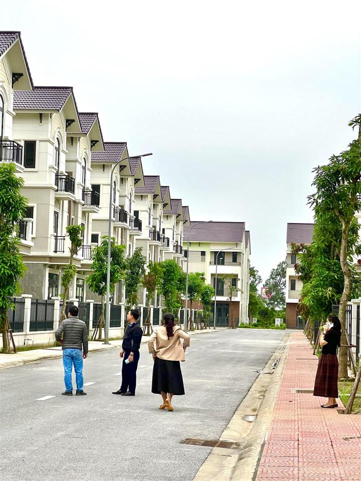 Chính chủ bán gấp siêu phẩm sh4 centa riverside 120m² hướng nam giá 8,1 tỷ ( bao phí)