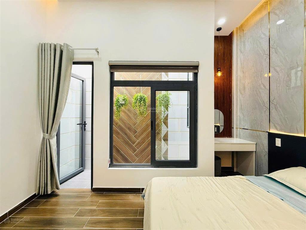 Ngang 5,5m, 60m2 đất, 4 tầng 4pn  hxh ngay tô hiến thành, quận 10. giá chỉ 9 tỷ