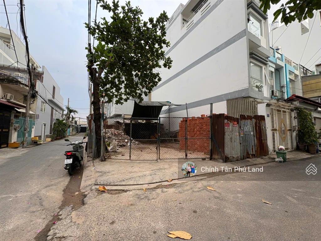 Bán lô góc cực đẹp  hẻm 703 hương lộ 2  8m x 14m  giá 9 tỷ tl. đường 7m thông