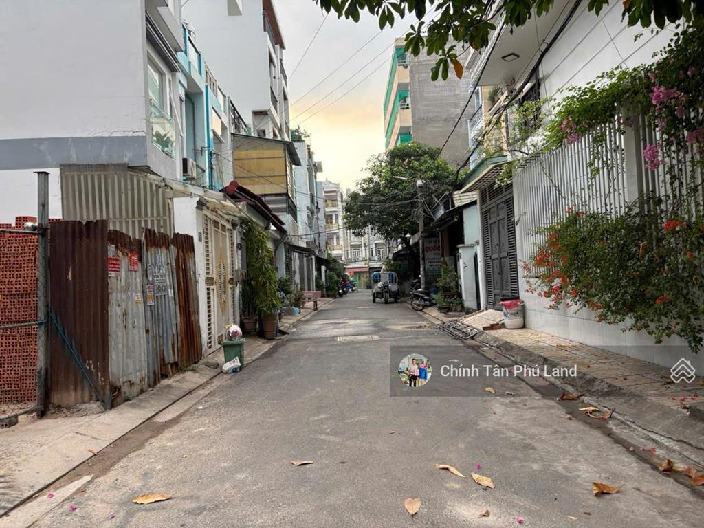 Bán lô góc cực đẹp  hẻm 703 hương lộ 2  8m x 14m  giá 9 tỷ tl. đường 7m thông