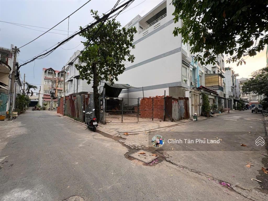 Bán lô góc cực đẹp  hẻm 703 hương lộ 2  8m x 14m  giá 9 tỷ tl. đường 7m thông