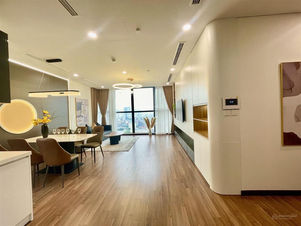 Cho thuê căn góc 3pn đủ đồ tại chung cư mipec rubik 360, giá thuê 24tr/th.  0355 965 ***