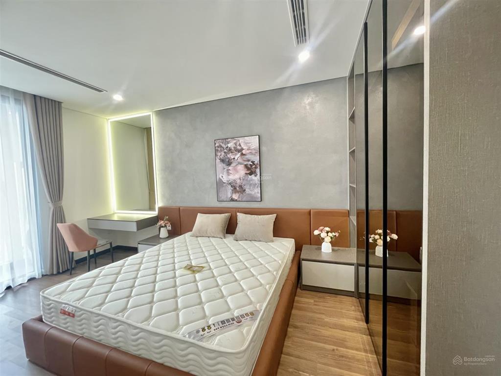 Cho thuê căn góc 3pn đủ đồ tại chung cư mipec rubik 360, giá thuê 24tr/th.  0355 965 ***