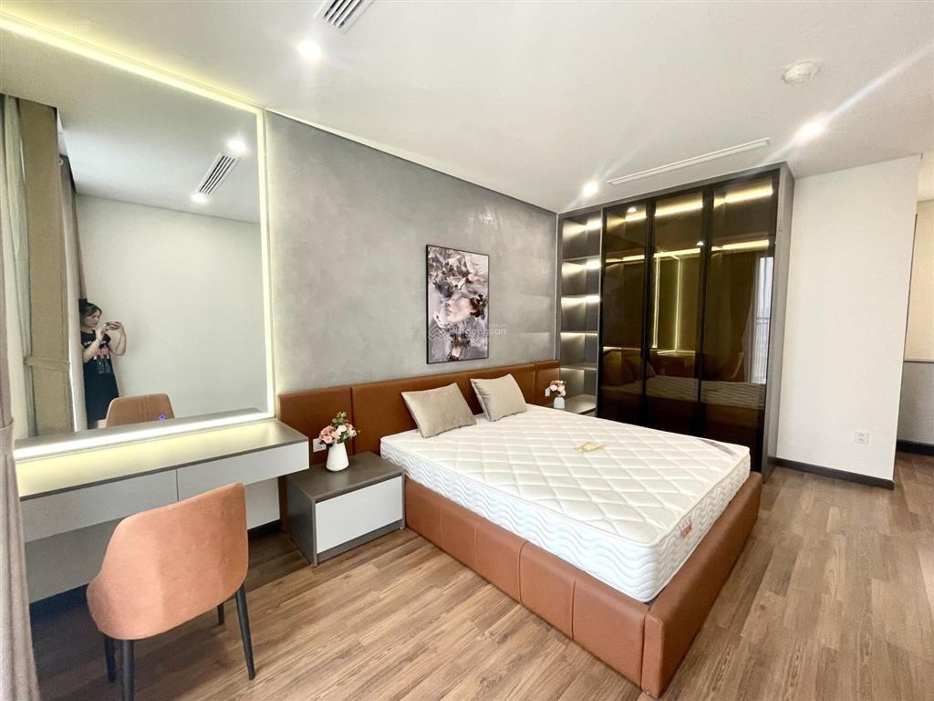 Cho thuê căn góc 3pn đủ đồ tại chung cư mipec rubik 360, giá thuê 24tr/th.  0355 965 ***