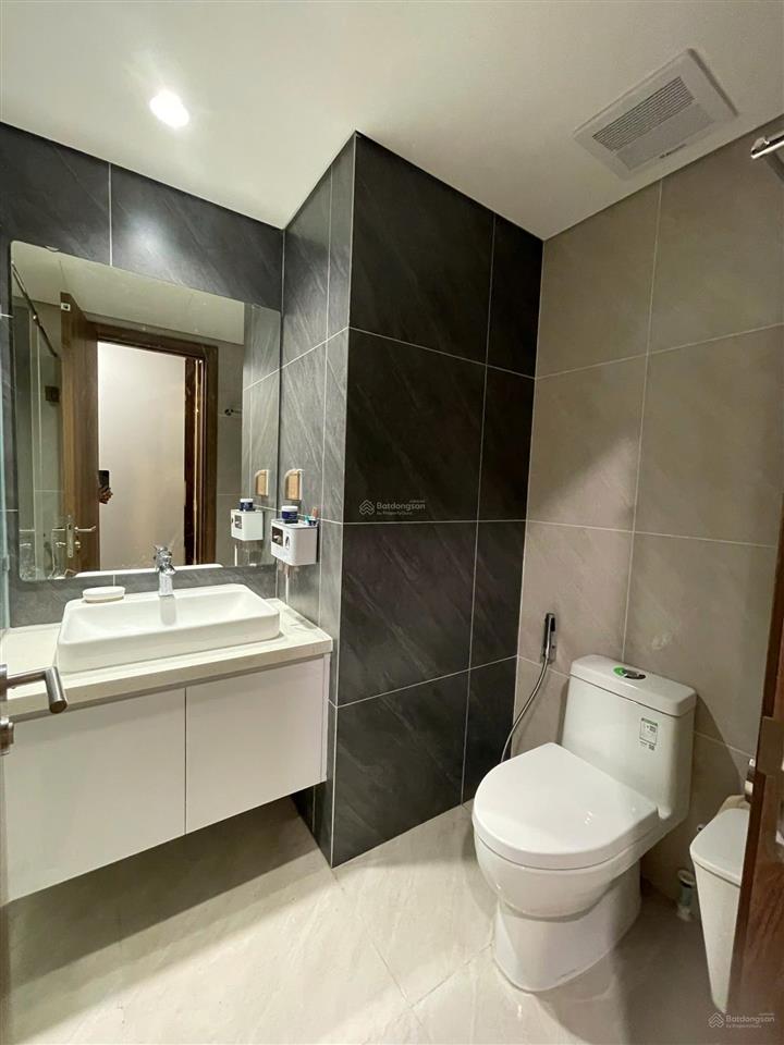 Giá tốt cho thuê căn hộ mipec rubik xuân thủy 2pn, 2wc, full đồ, giá chỉ 19tr/th.  0355 965 ***