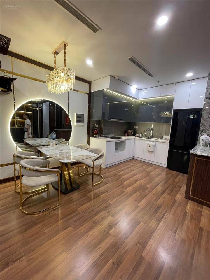 Giá tốt cho thuê căn hộ mipec rubik xuân thủy 2pn, 2wc, full đồ, giá chỉ 19tr/th.  0355 965 ***