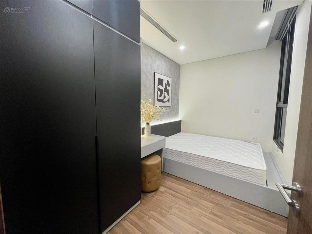 Hot cho thuê căn hộ 2pn tại chung cư mipec rubik xuân thủy, giá chỉ 16tr/th.  em 0355 965 ***