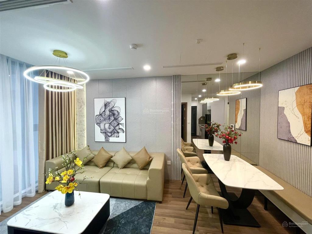 Hot cho thuê căn hộ 2pn tại chung cư mipec rubik xuân thủy, giá chỉ 16tr/th.  em 0355 965 ***