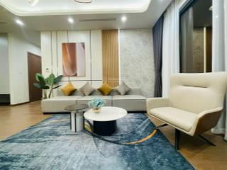 Hot cho thuê căn hộ 3 ngủ 148m2 full đồ discovery compex, giá 25tr/tháng.  0355 965 ***