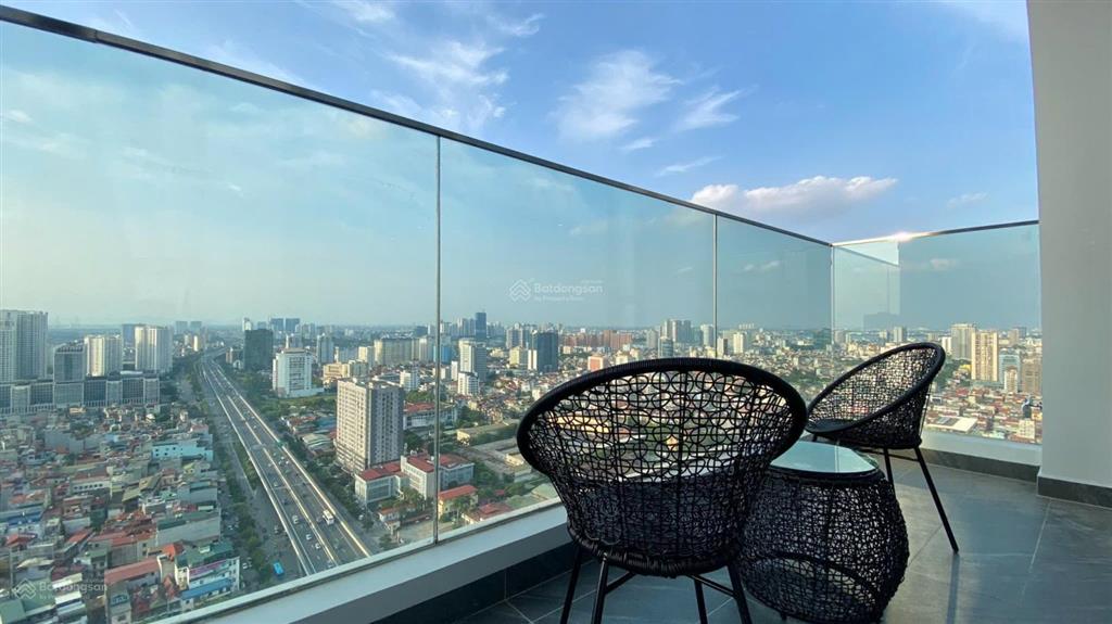 Giá tốt cho thuê căn hộ 4pn 200m2 full đồ discovery complex, giá 36tr/tháng.  em 0355 965 ***
