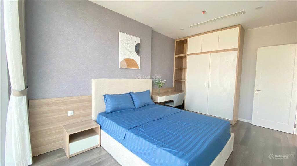Giá tốt cho thuê căn hộ 4pn 200m2 full đồ discovery complex, giá 36tr/tháng.  em 0355 965 ***
