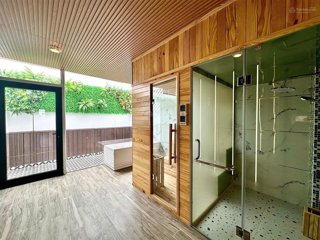 Cực đẹp mặt đường trung lực, nhà 5 tầng thang máy