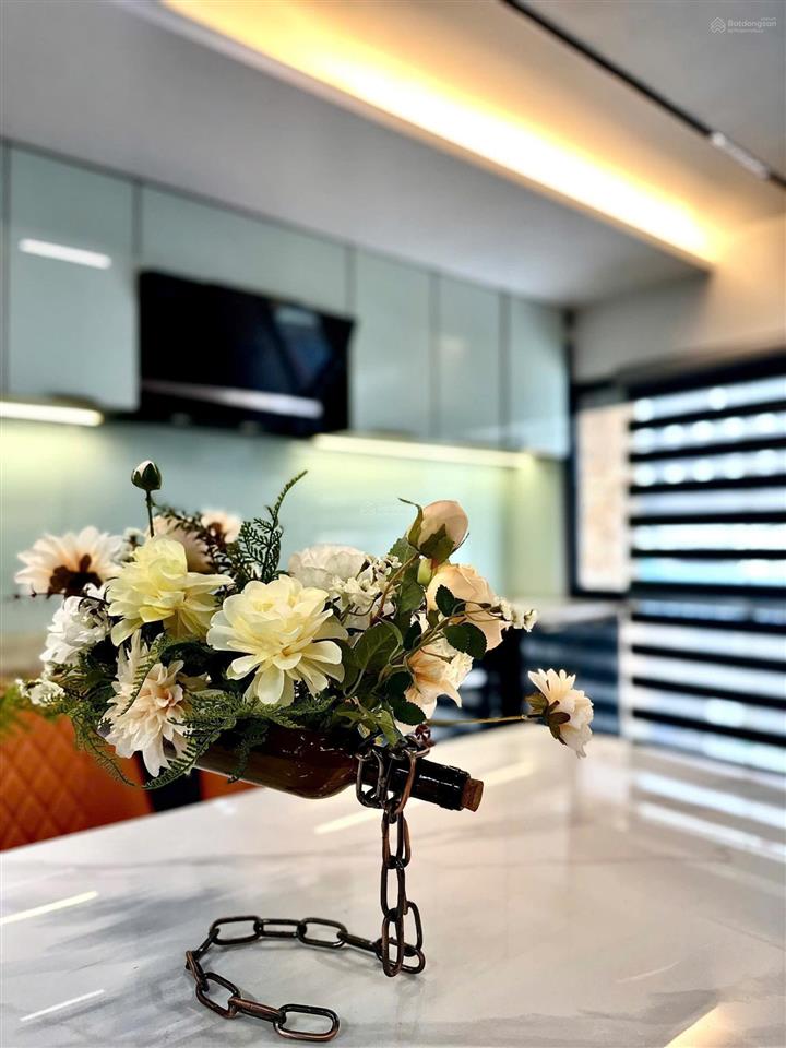 Cực đẹp mặt đường trung lực, nhà 5 tầng thang máy