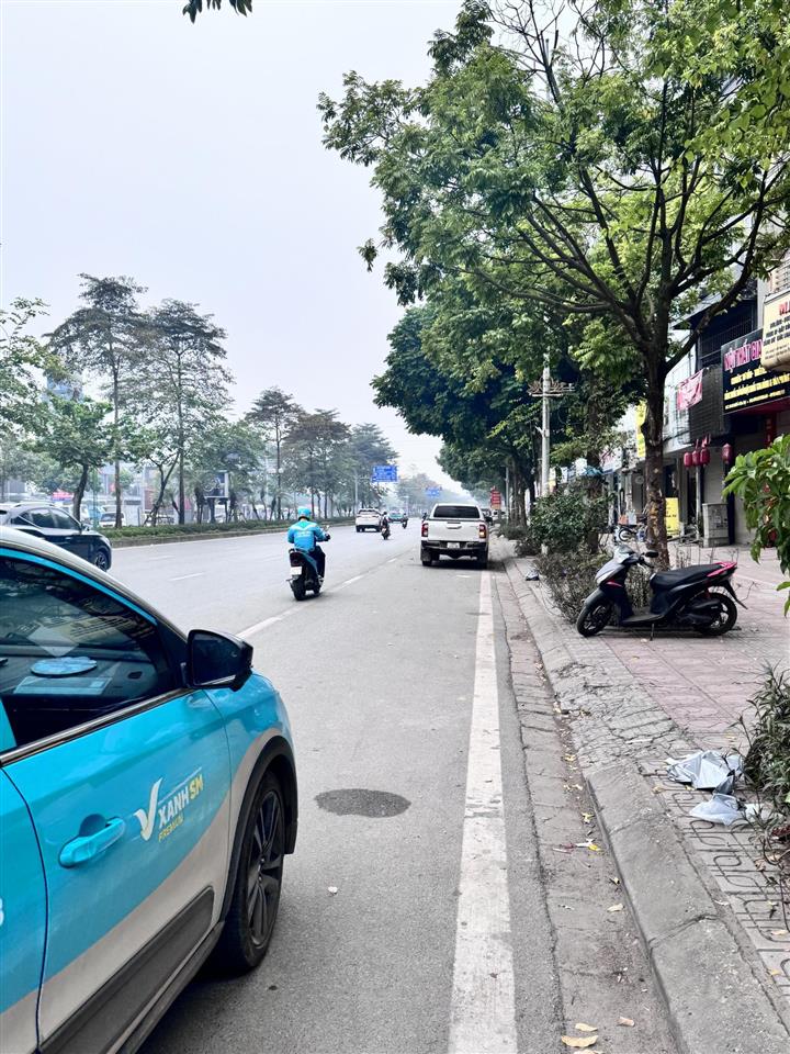 Cần tiền bán gấp nhà mặt phố đại cồ việt 91,1m2 giá 444 triệu/m2. mặt phố vip hiếm nhà bán