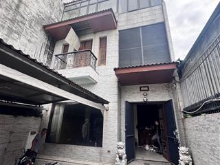 Bán biệt thự 3 thoáng, sân vườn trước sau  long biên  ô tô vào nhà  gần phố chỉ 92 triệu/m2