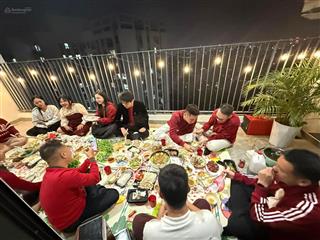 Tôi cần bán căn hộ cao cấp 3 ngủ tầng áp mái 97,7m giá 9,5 tỷ view hồ kim đồng tầm nhìn xa