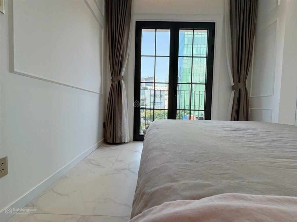 Căn hộ luxury 1pn 50m2 balcony khu dân trí cao đường rộng oto  cạnh quận 1