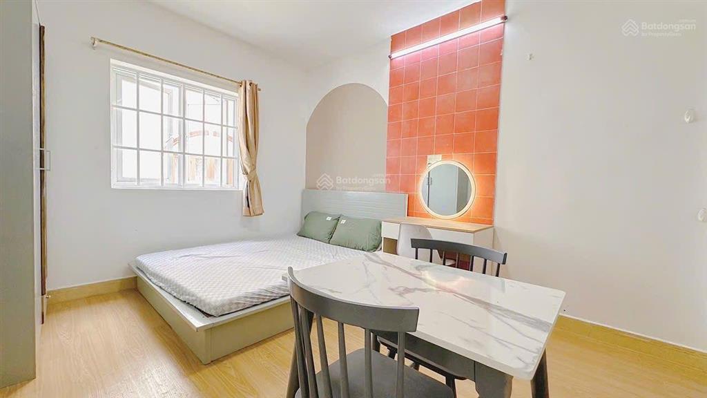 Chdv nhà xe rộng + thang máy , bảo vệ, hệ thống pccc đầy đủ nội thất như hình gần chợ bà chiểu