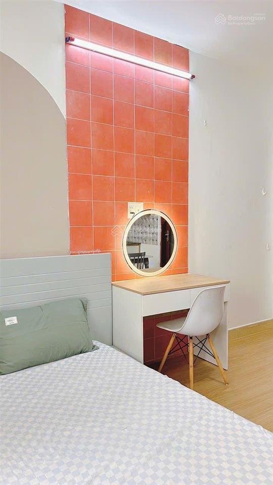 Chdv nhà xe rộng + thang máy , bảo vệ, hệ thống pccc đầy đủ nội thất như hình gần chợ bà chiểu