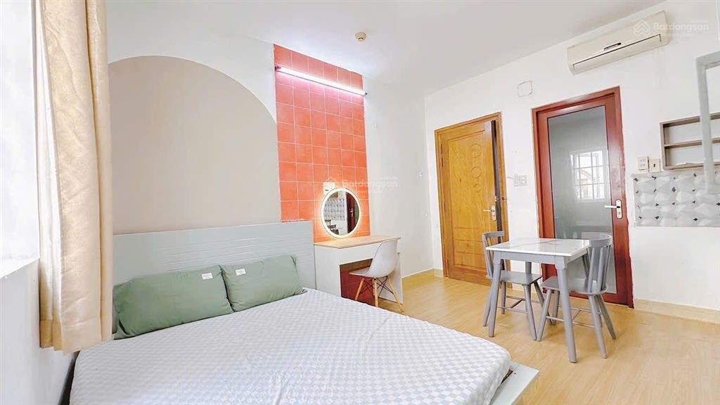 Chdv nhà xe rộng + thang máy , bảo vệ, hệ thống pccc đầy đủ nội thất như hình gần chợ bà chiểu