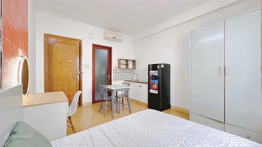 Chdv nhà xe rộng + thang máy , bảo vệ, hệ thống pccc đầy đủ nội thất như hình gần chợ bà chiểu