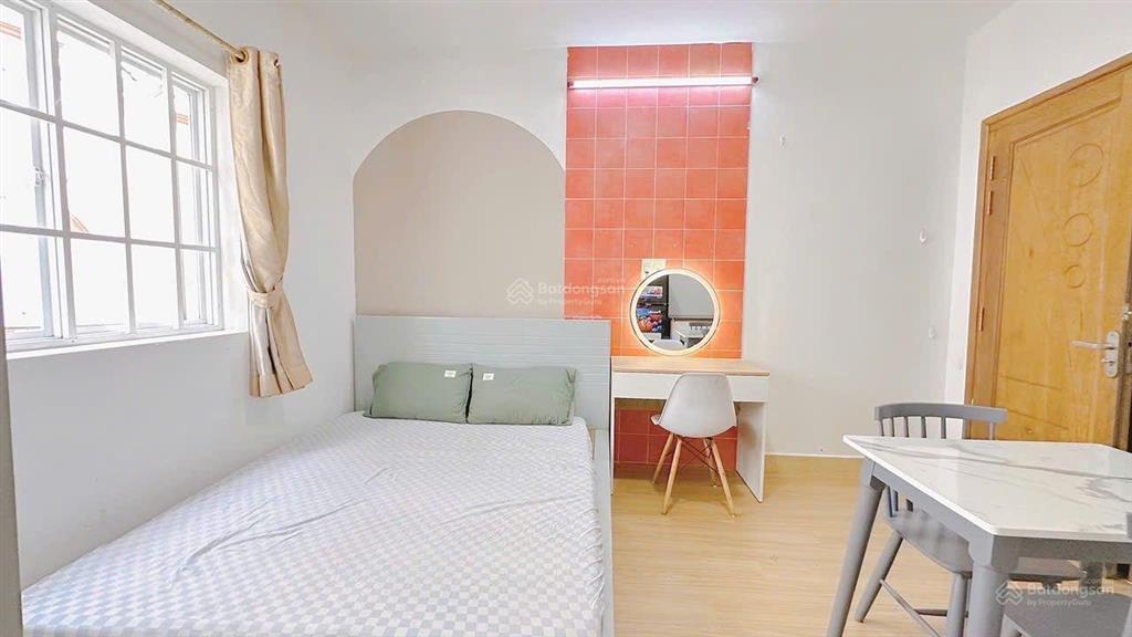 Chdv nhà xe rộng + thang máy , bảo vệ, hệ thống pccc đầy đủ nội thất như hình gần chợ bà chiểu